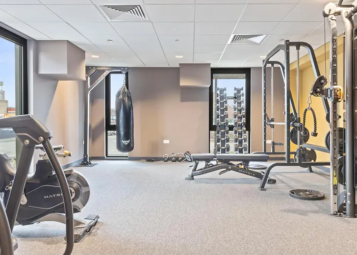 Διαμέρισμα Centre - Gym Access - Walk To Minister - Sleeps 7 *