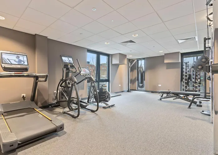 Centre - Gym Access - Walk To Minister - Sleeps 7 Διαμέρισμα