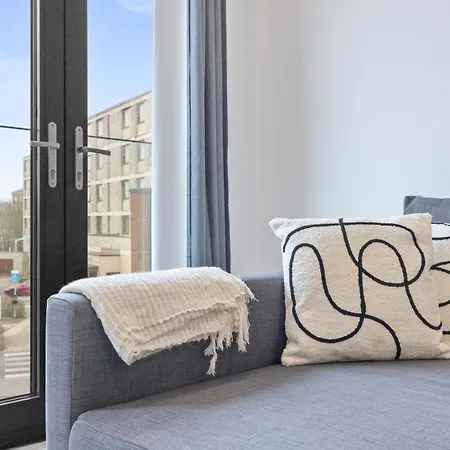 Apartment Walk To Minister - Flat - Sleeps 7-gym